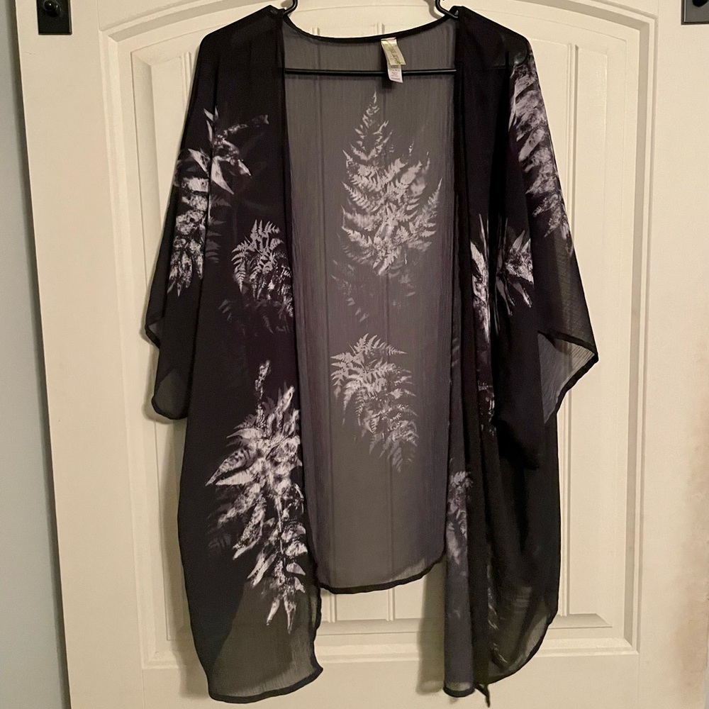 Black and white kimono